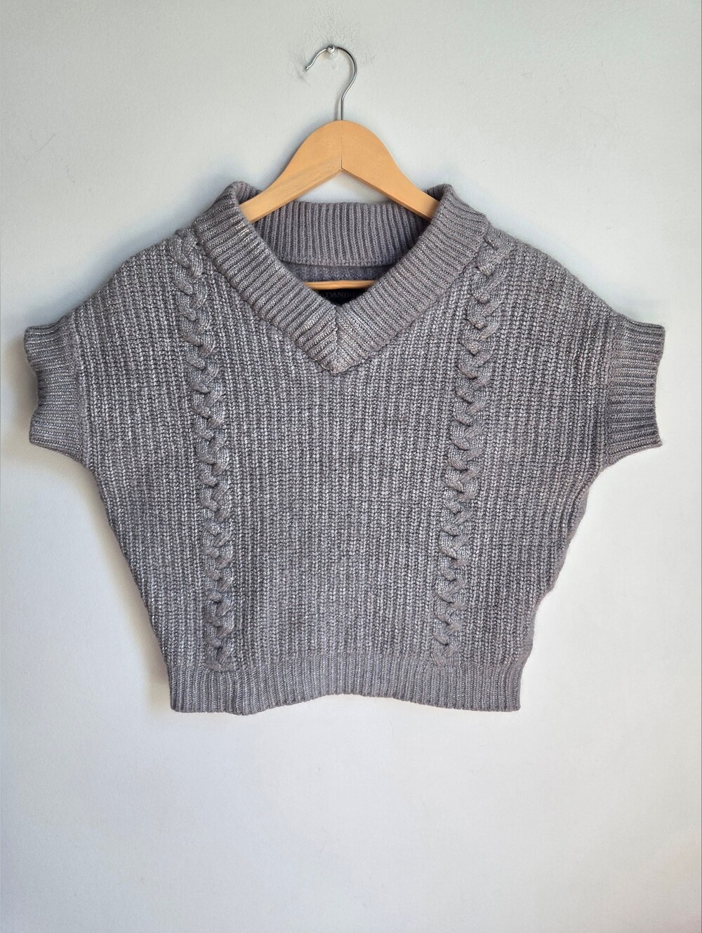 DANIER Gray Cable Knit V-Neck Sweater Vest